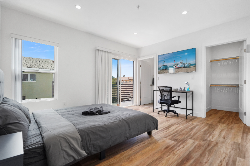 9513 Baring Cross St