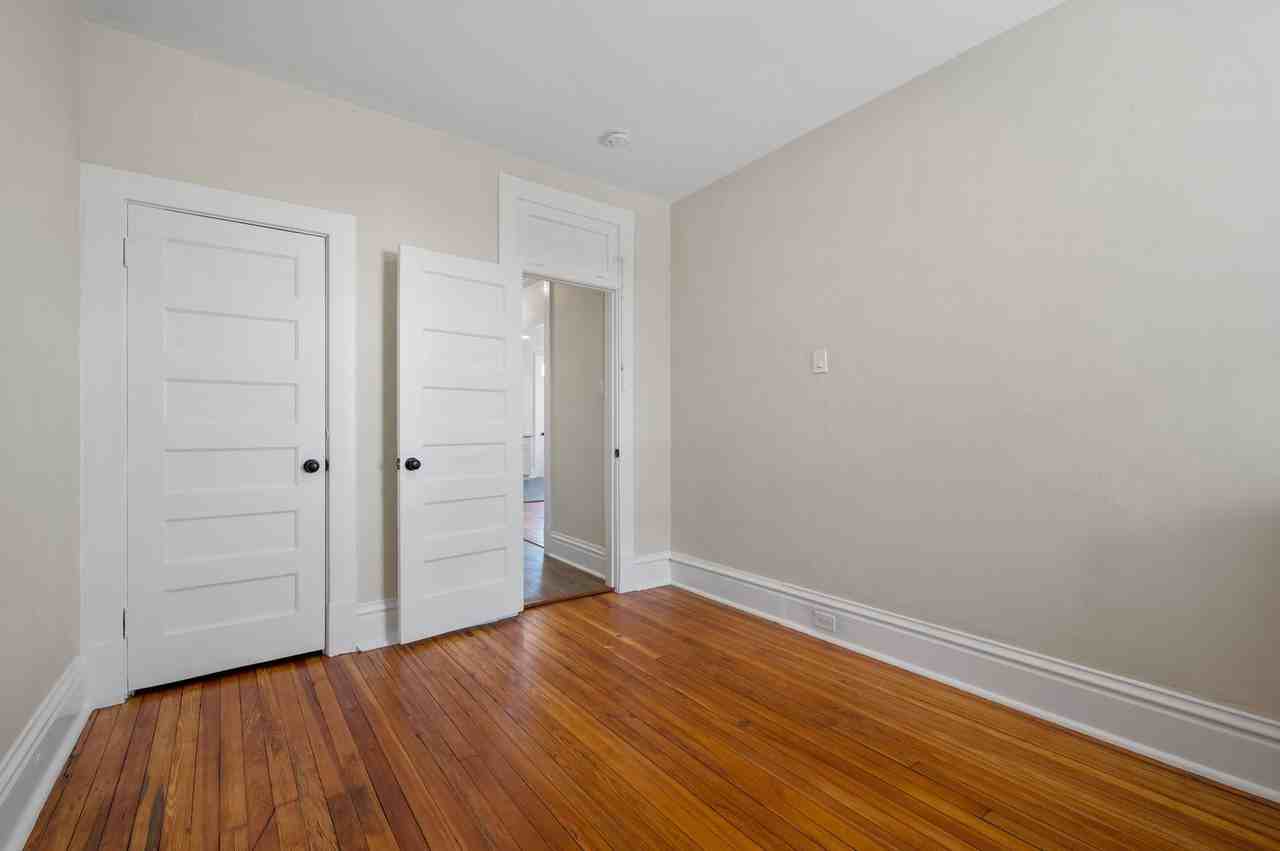 701 Brownsville Rd - Photo 3 of 16