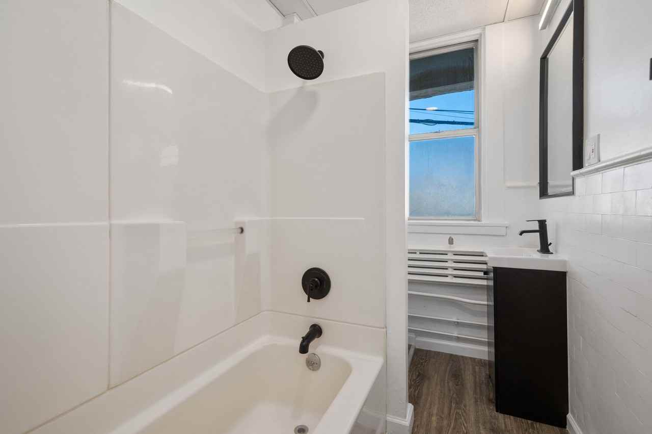 701 Brownsville Rd - Photo 4 of 16