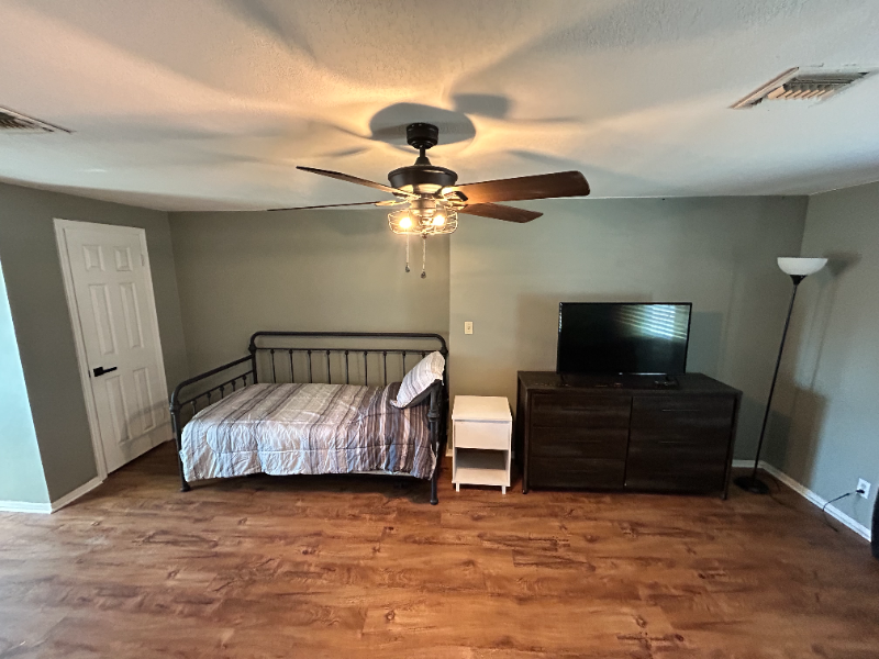 2012 E Tonopah Dr - Photo 2 of 7