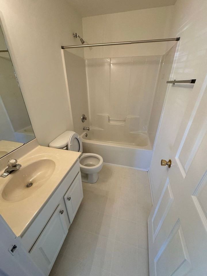 742 Shellstone Pl - Photo 2 of 14