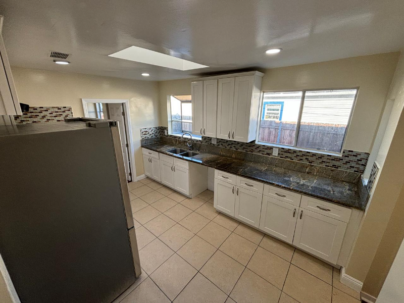 1336 W 73Rd St Los Angeles, Ca ##Ca - Photo 4 of 7