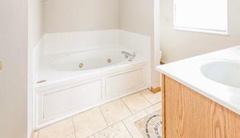 featured image of 3044 Kings Realm Ave