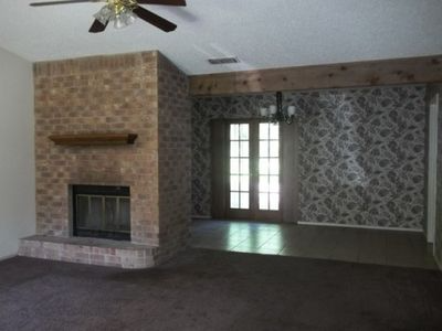 1301 Princeton Dr - Photo 3 of 11