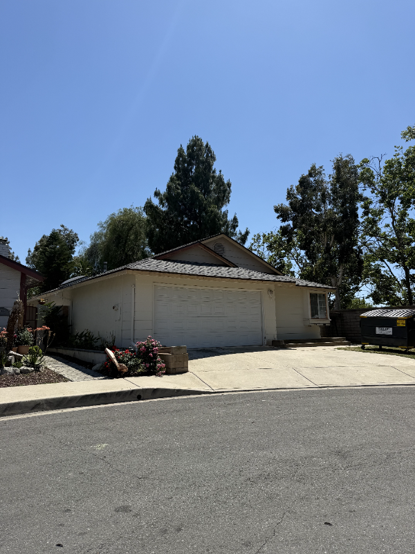 10103 Bedford Dr - Photo 2 of 2