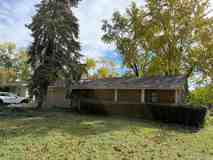 10231 Hawthorne Dr - Photo 1 of 1