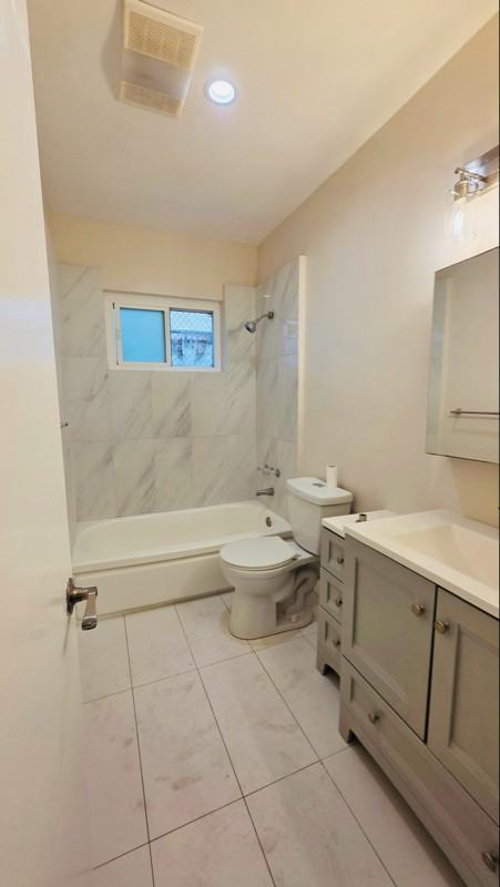 138 N Belmont St #2 - Photo 4 of 7