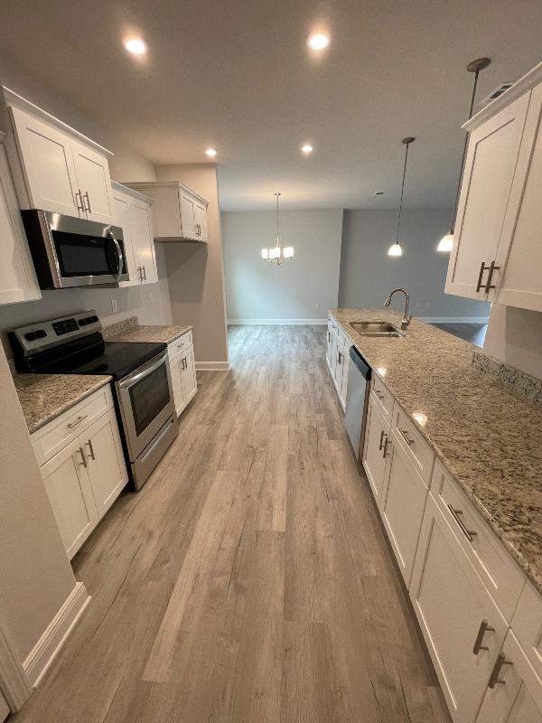 807 Riverwalk Cir - Photo 6 of 20