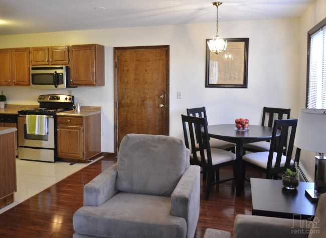 935 Capitol Ave #3 - Photo 2 of 3