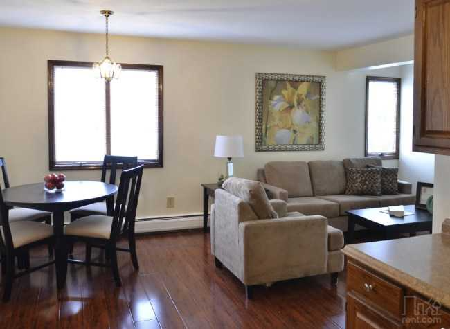 935 Capitol Ave #3 - Photo 3 of 3