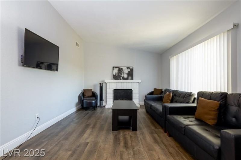 2120 Wagonwheel Ave - Photo 3 of 21