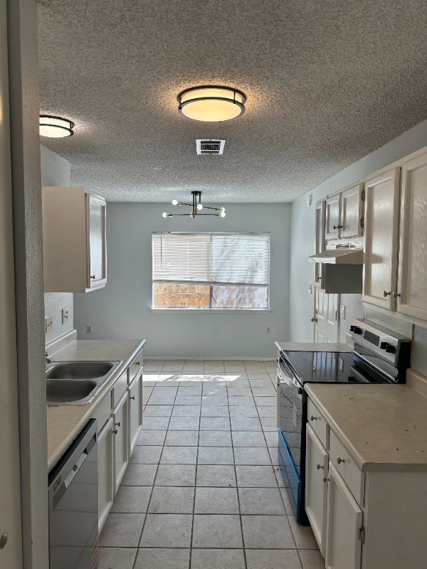 4735 El Vedado St - Photo 7 of 17