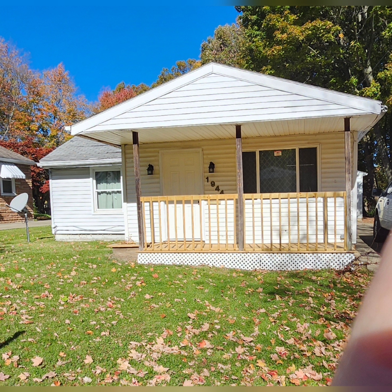 1944 Overlook Ave - Photo 3 of 8