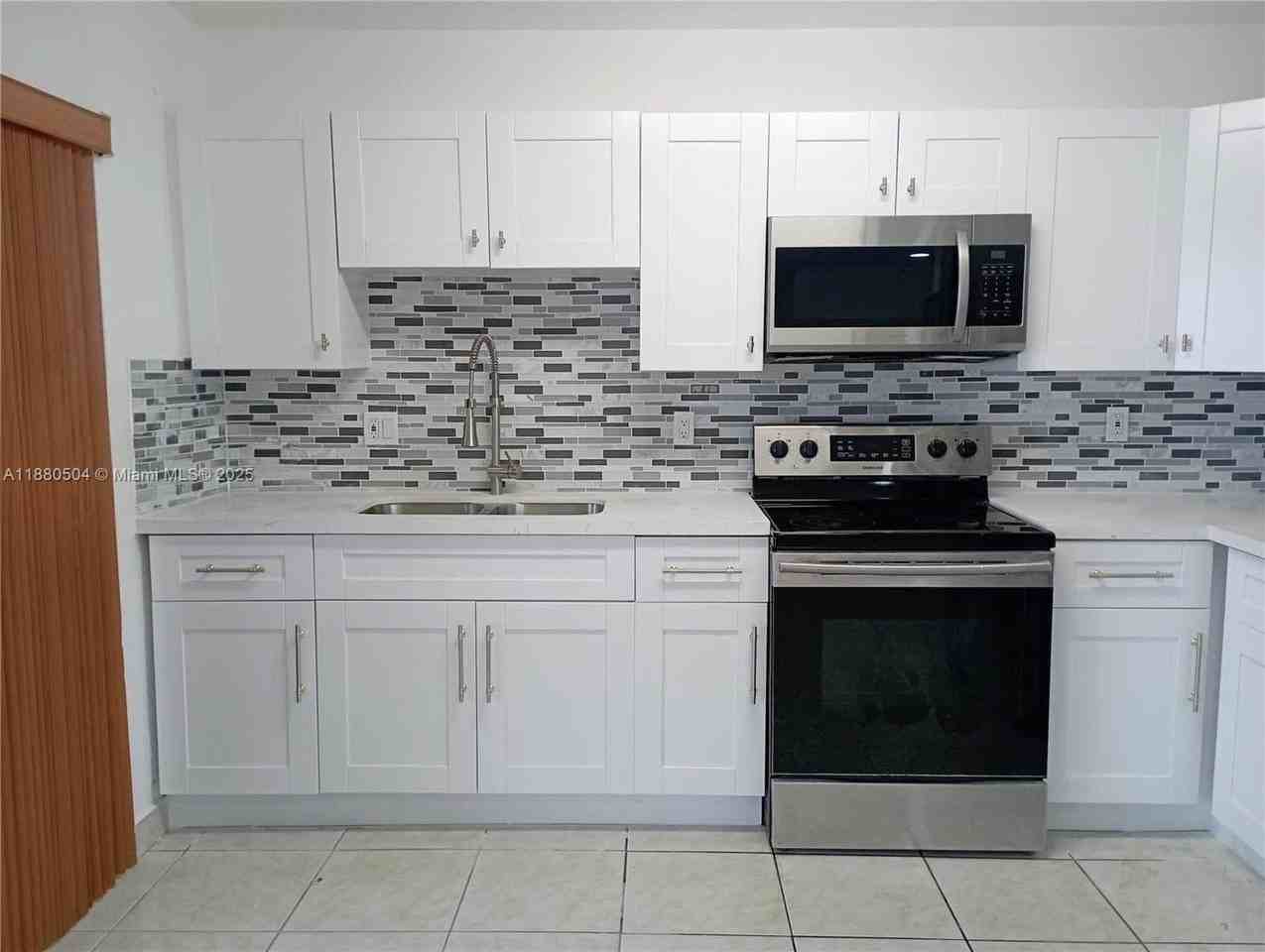 2531 W 60th Pl #101 - Photo 2 of 10