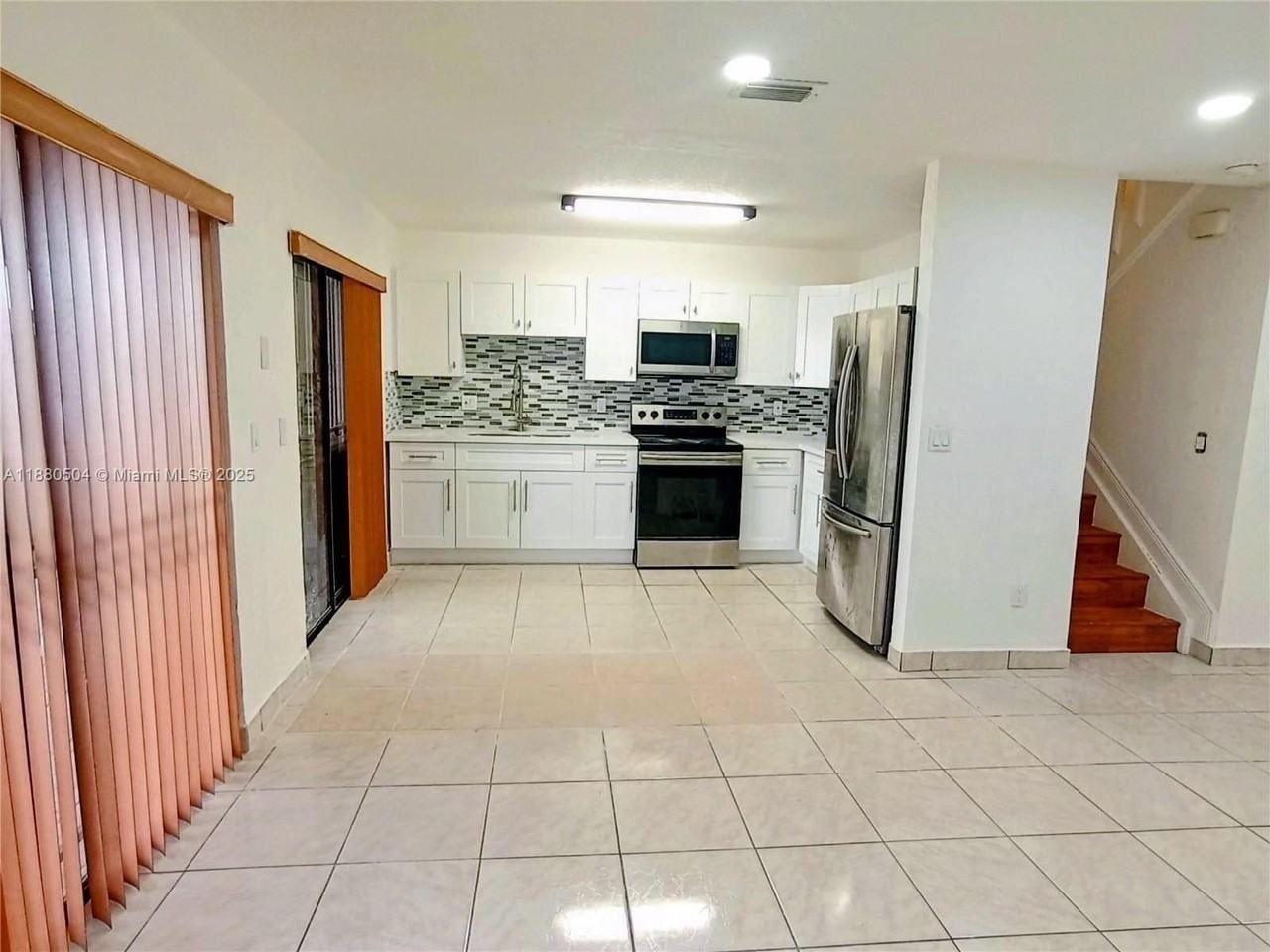 2531 W 60th Pl #101 - Photo 4 of 10