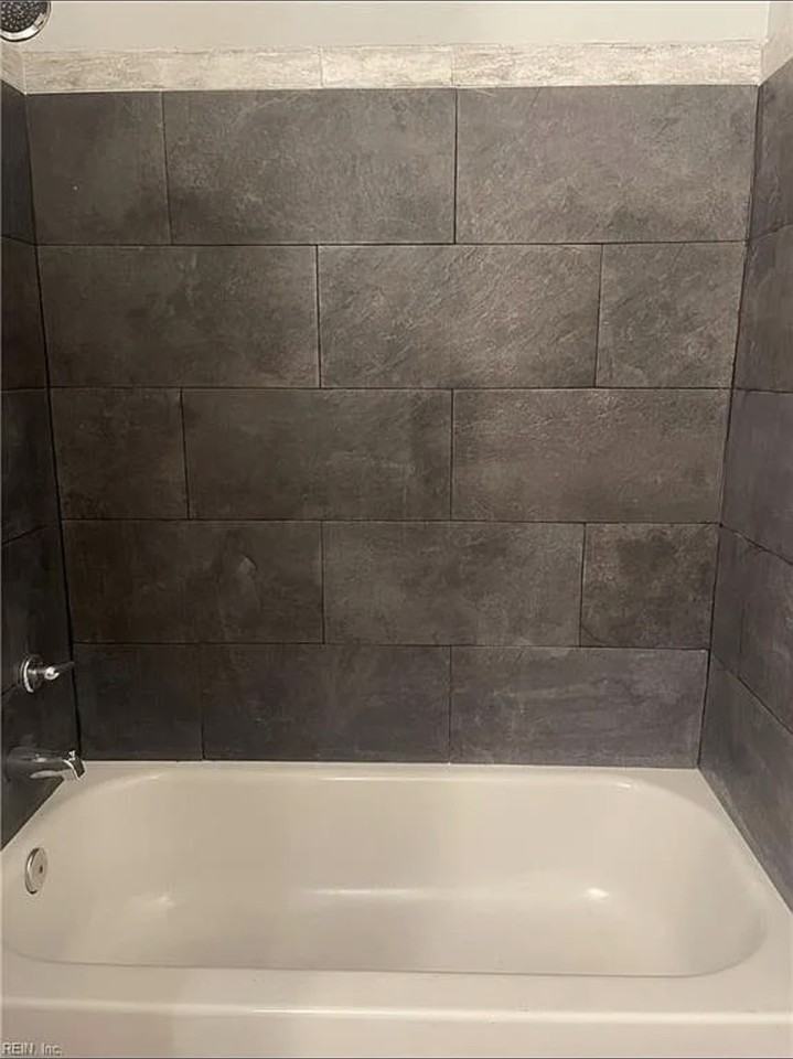 633 42nd St #NA - Photo 5 of 13