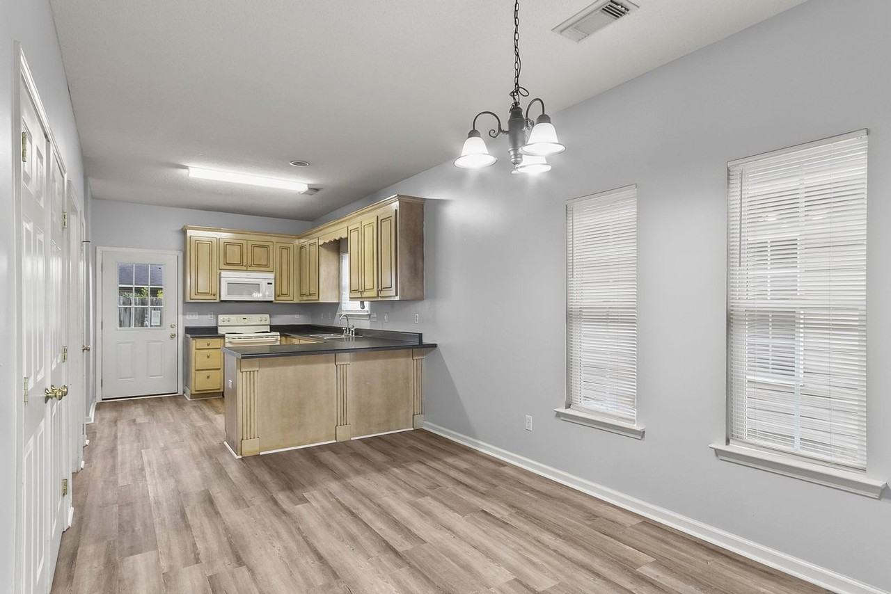 9729 Moonlight Drive - Photo 7 of 29