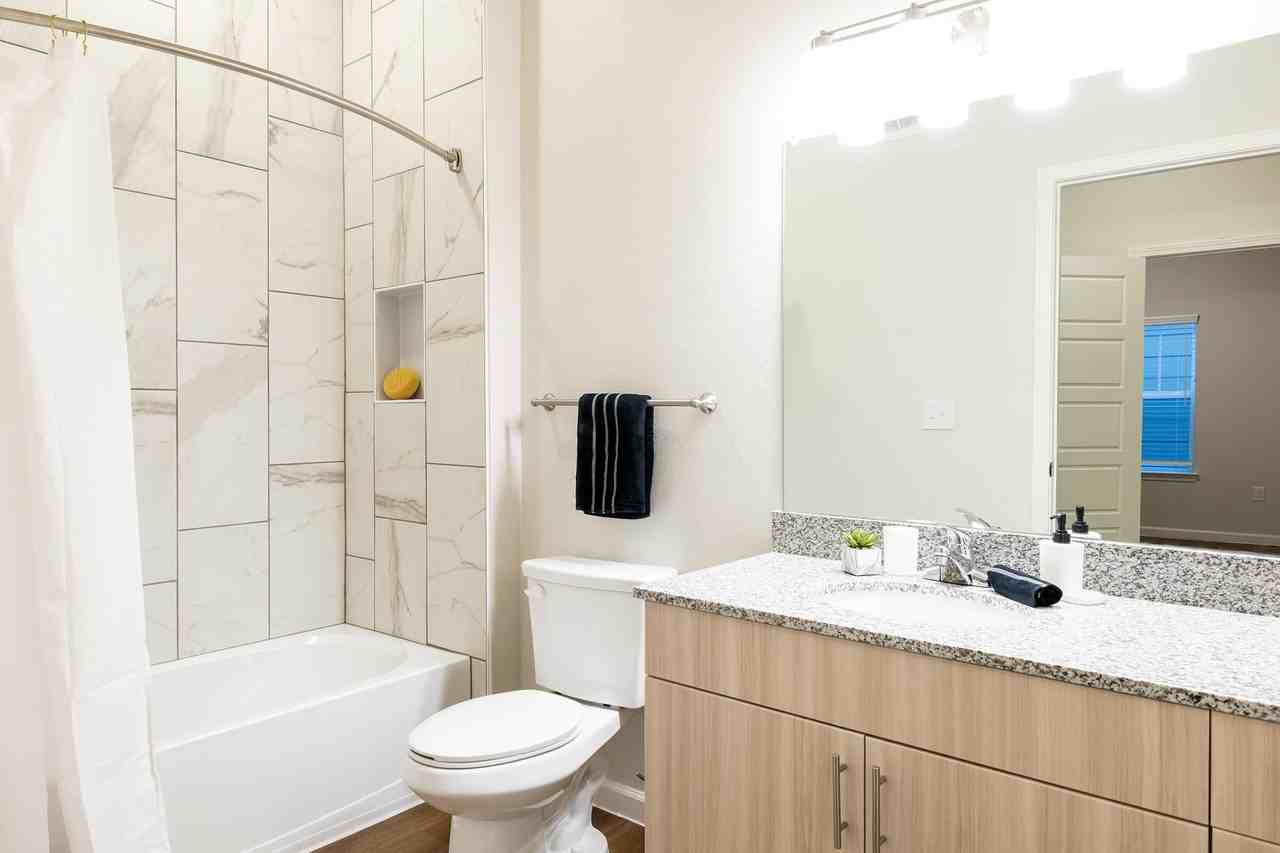 Delara Chase - Photo 2 of 11