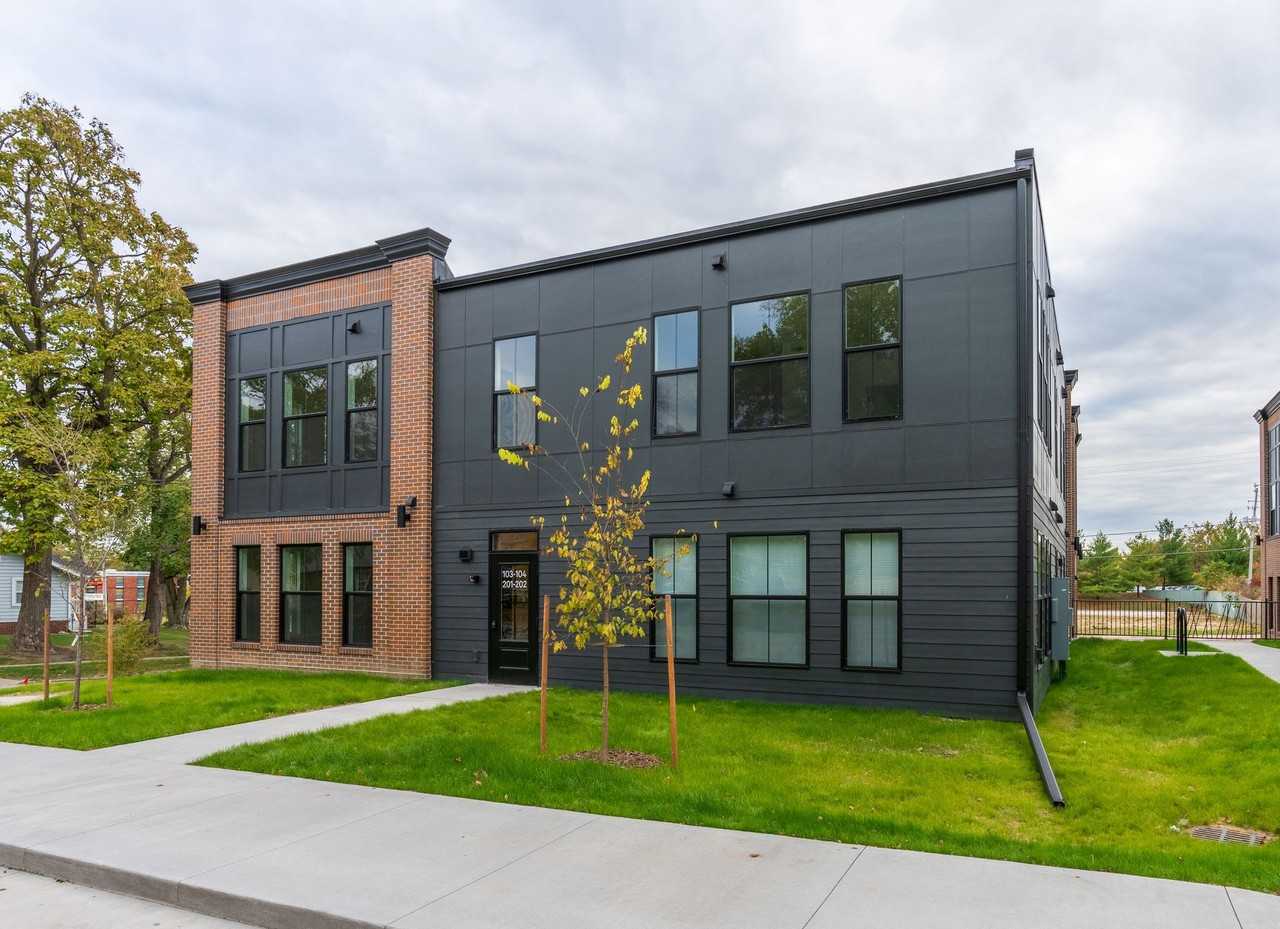 Forest Ave - Photo 3 of 38