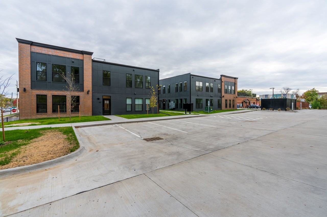 Forest Ave - Photo 5 of 38