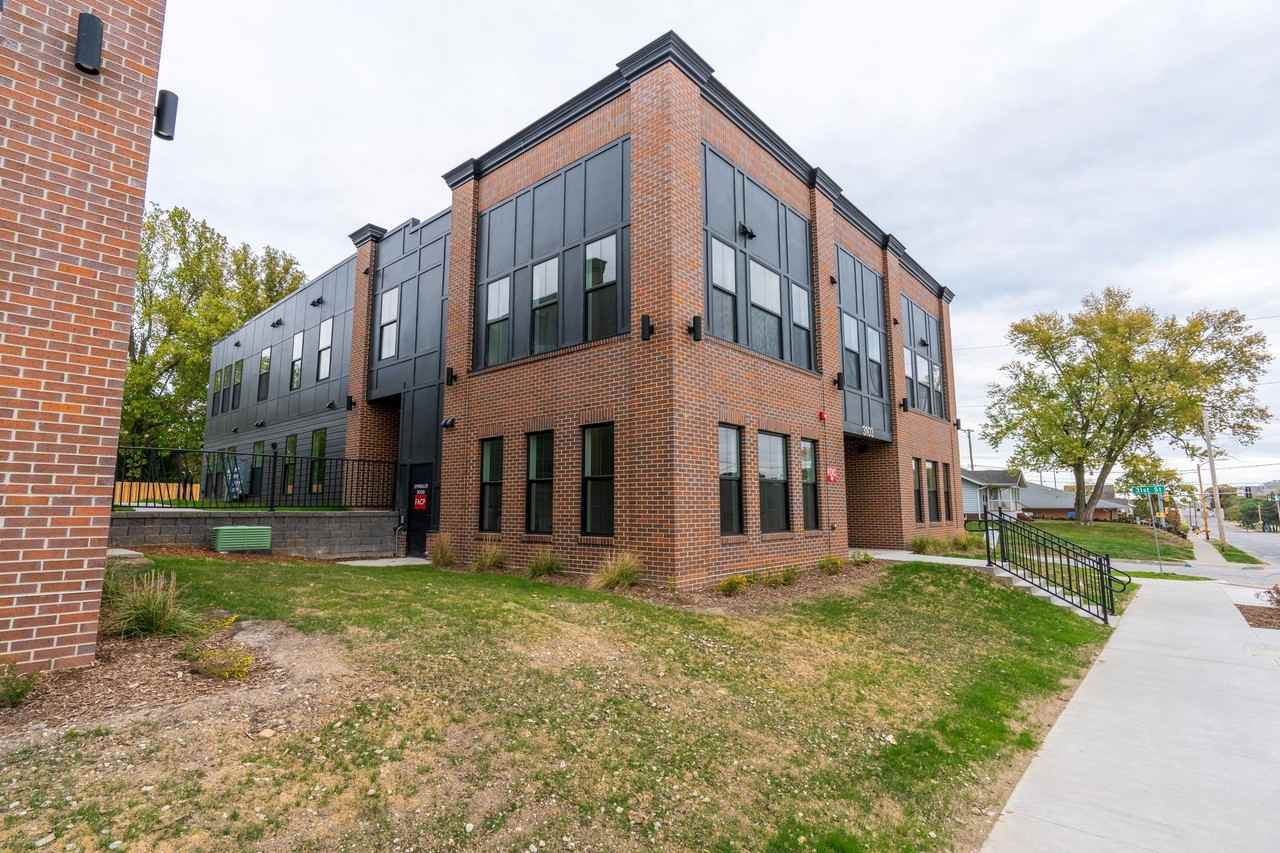 Forest Ave - Photo 6 of 38