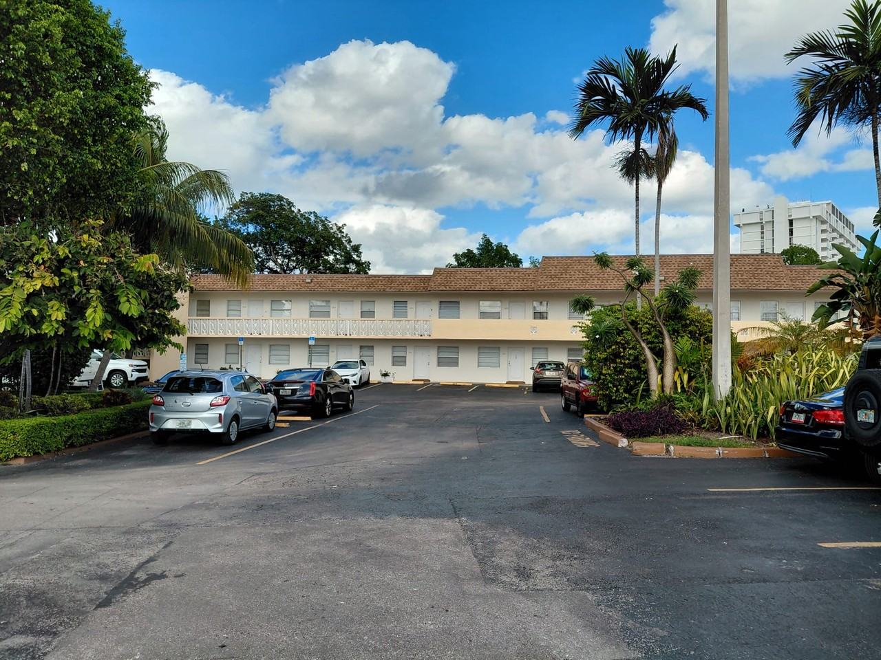 1860 Venice Park Drive #130 - Photo 2 of 18