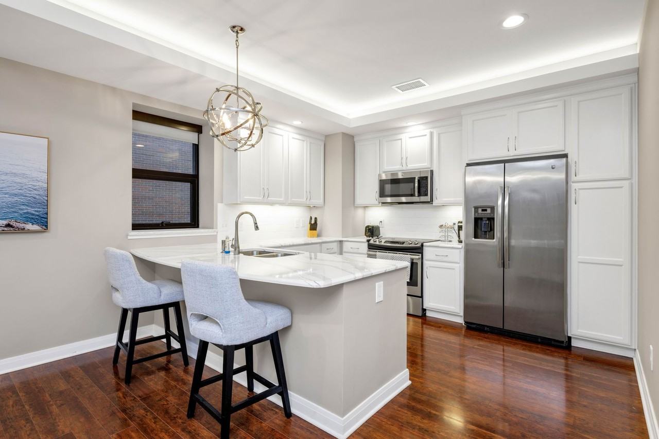 110 E Michigan Ave ##304 - Photo 3 of 18