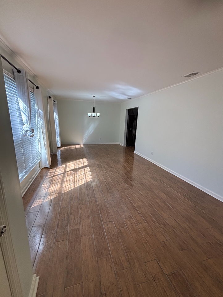 108 Steerforth Rd - Photo 5 of 19