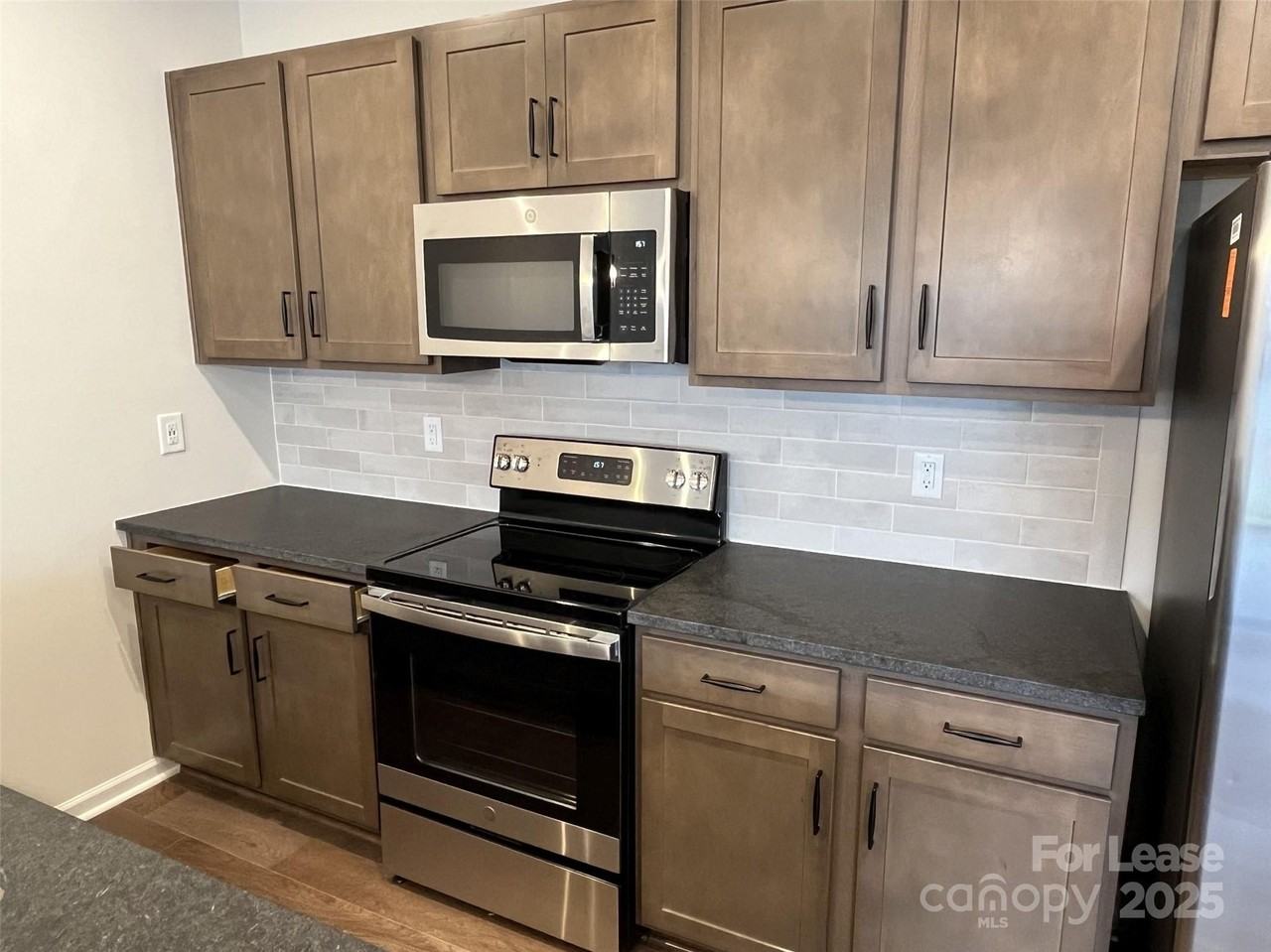 3159 Hutton Gardens Ln - Photo 7 of 26