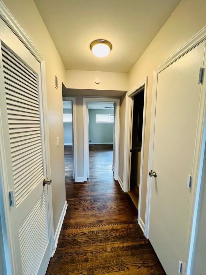 217 Mountain Ave Sw #7 - Photo 6 of 11