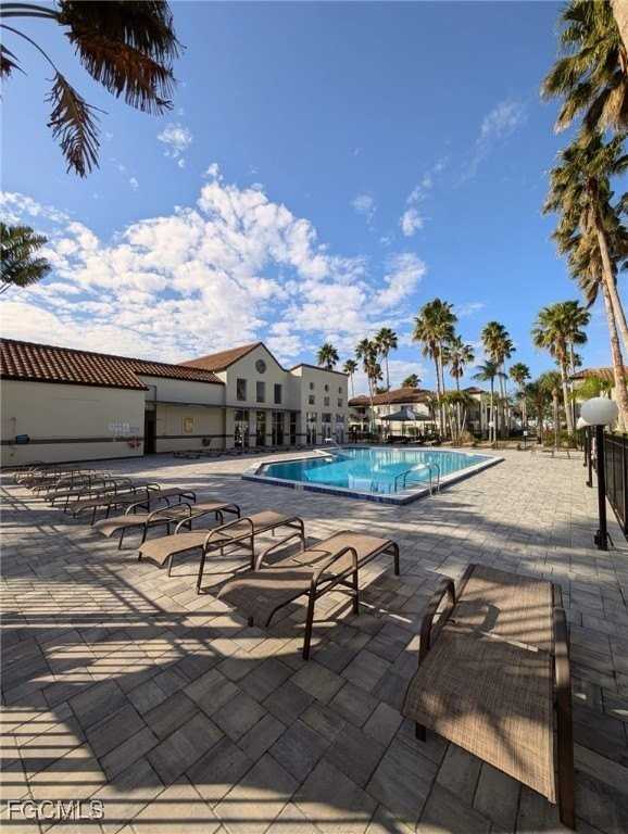 3407 Winkler Ave Apt 319 #319 - Photo 3 of 17