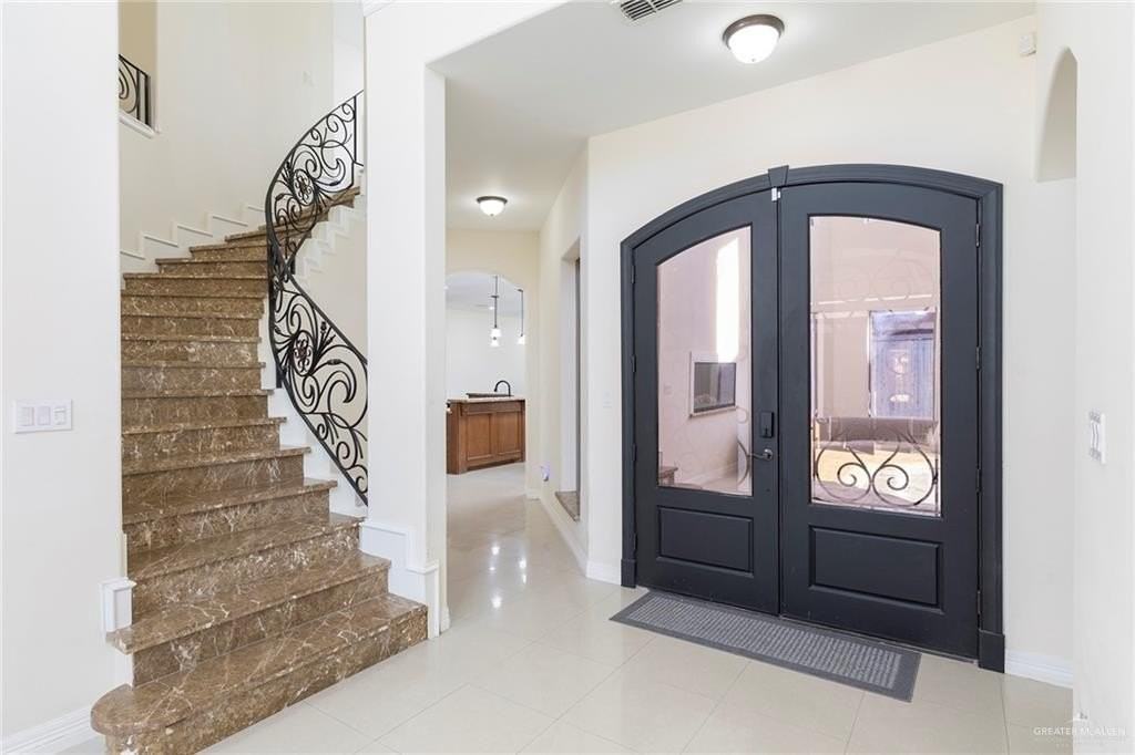 4701 Ebony Ave - Photo 4 of 25