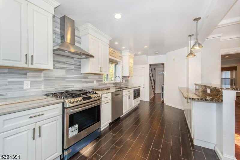 51 Cedar Ave - Photo 7 of 28