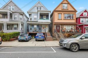 featured image of 98 W 47th St