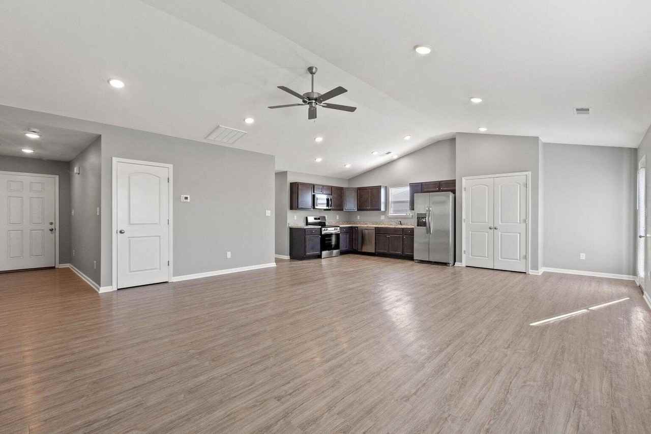 101 S Taylor Ln - Photo 5 of 18