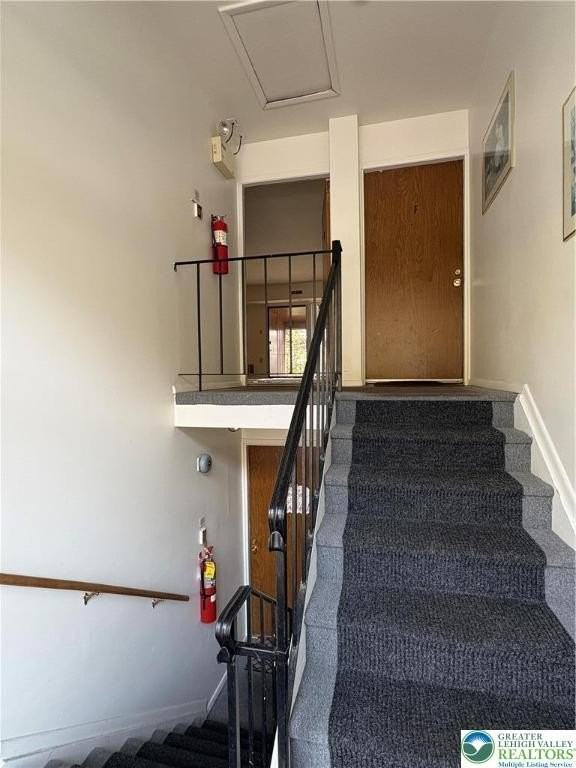 1135 E Lafayette Street - Photo 2 of 11