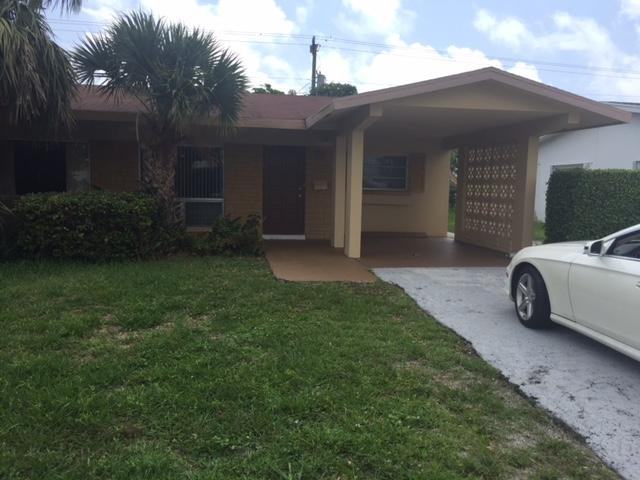 2726 Northeast 5th Avenue