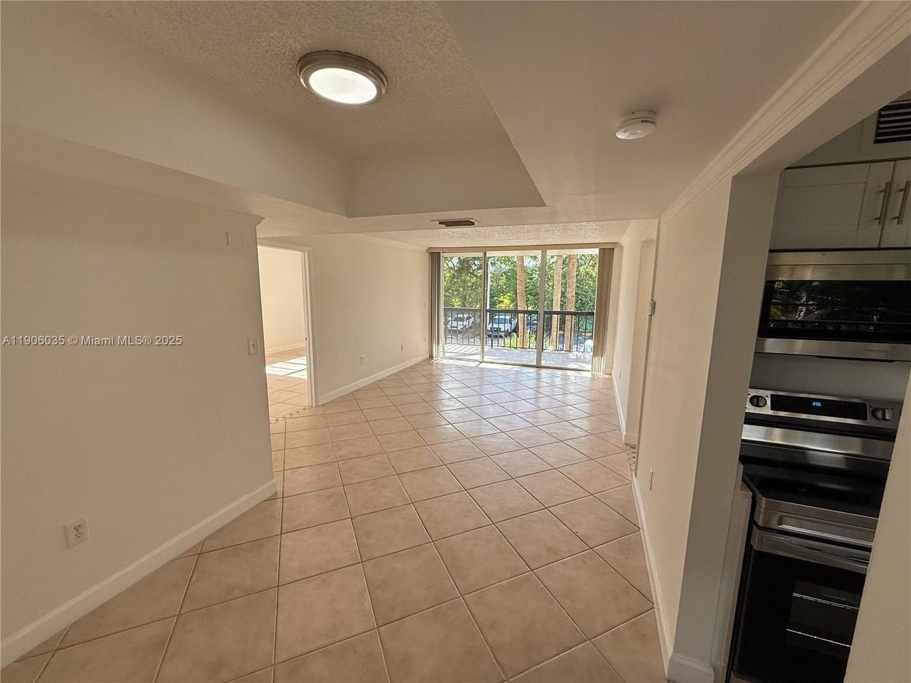 10875 Sw 112th Ave #208 - Photo 4 of 12