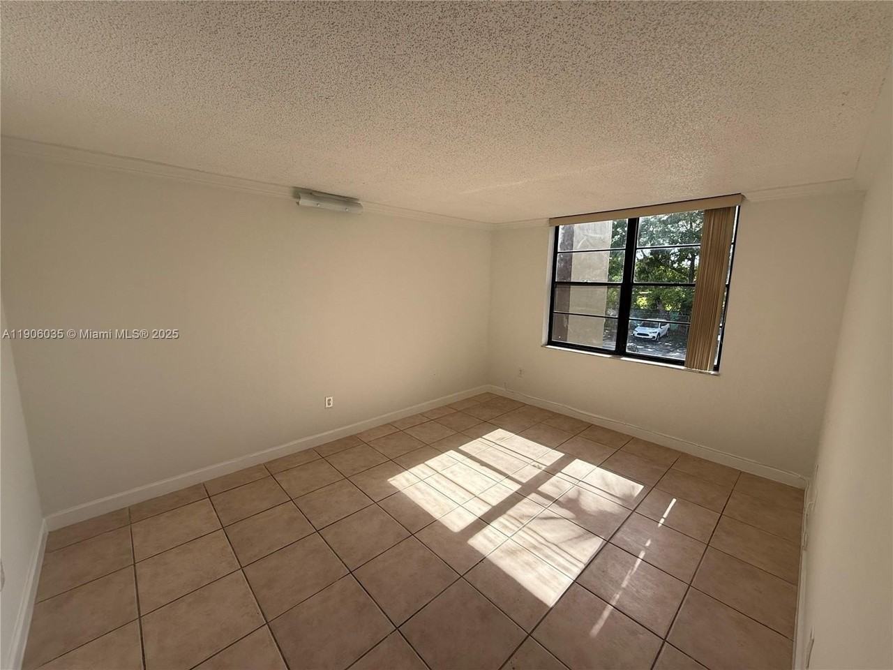 10875 Sw 112th Ave #208 - Photo 7 of 12