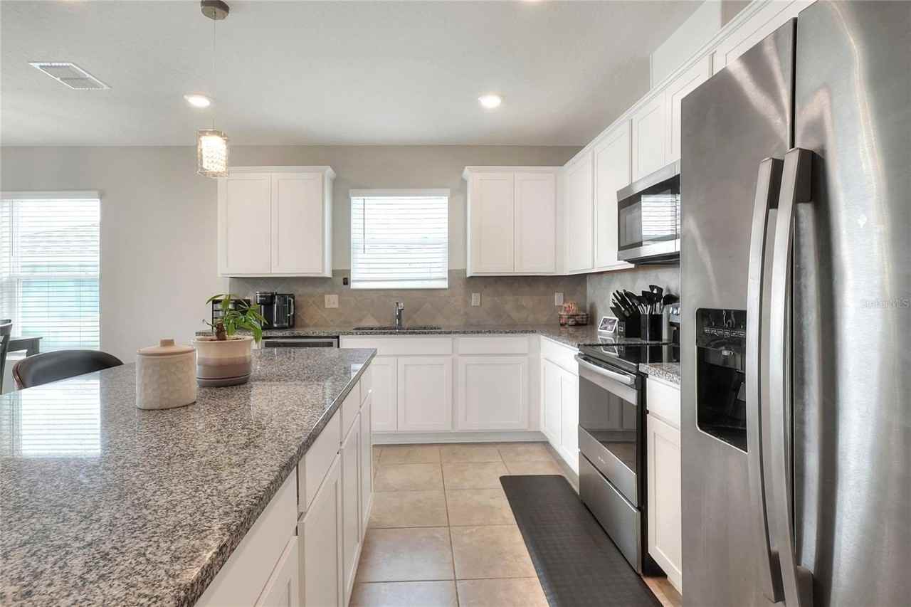 1623 Aspen Avenue - Photo 5 of 43