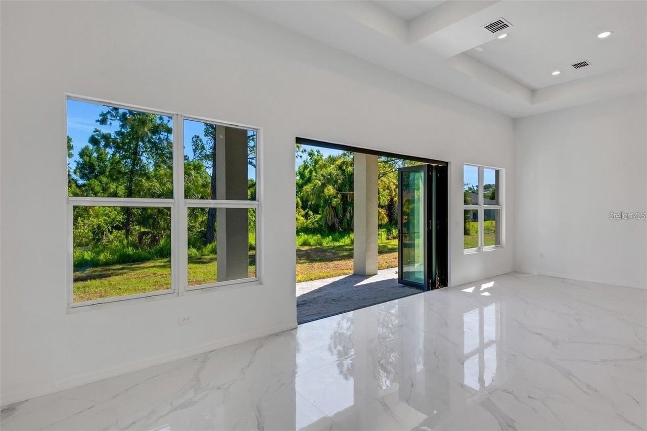 4439 Eldron Ave - Photo 5 of 23