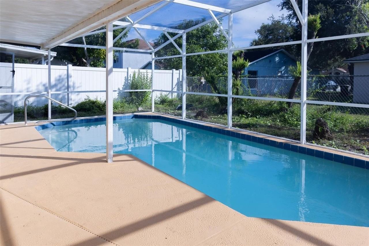 638 Kangaroo Dr - Photo 3 of 29