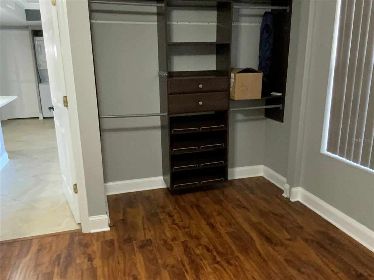 806 Lake Haven Sq #102 - Photo 5 of 15