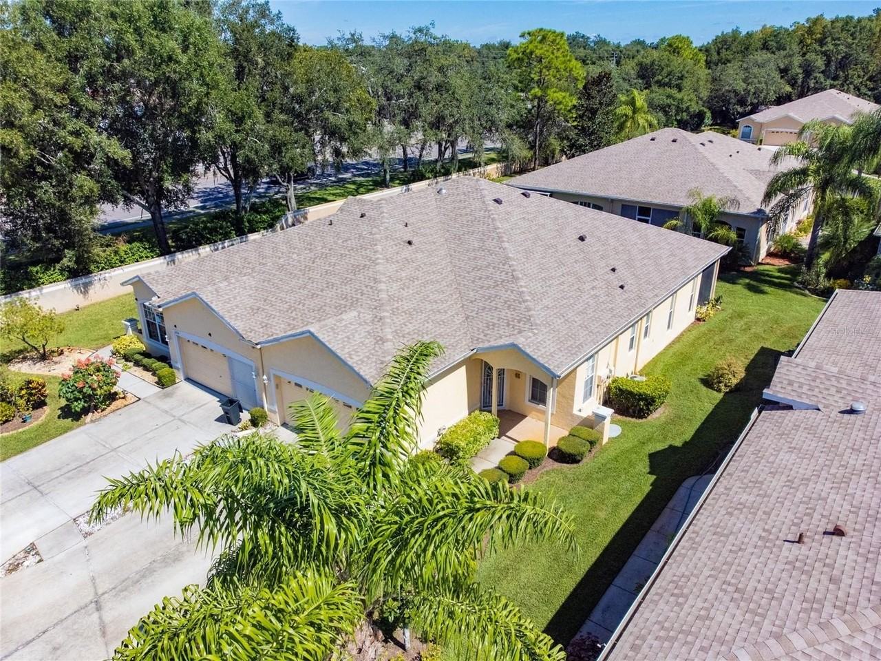 12204 Putter Green Court - Photo 4 of 36