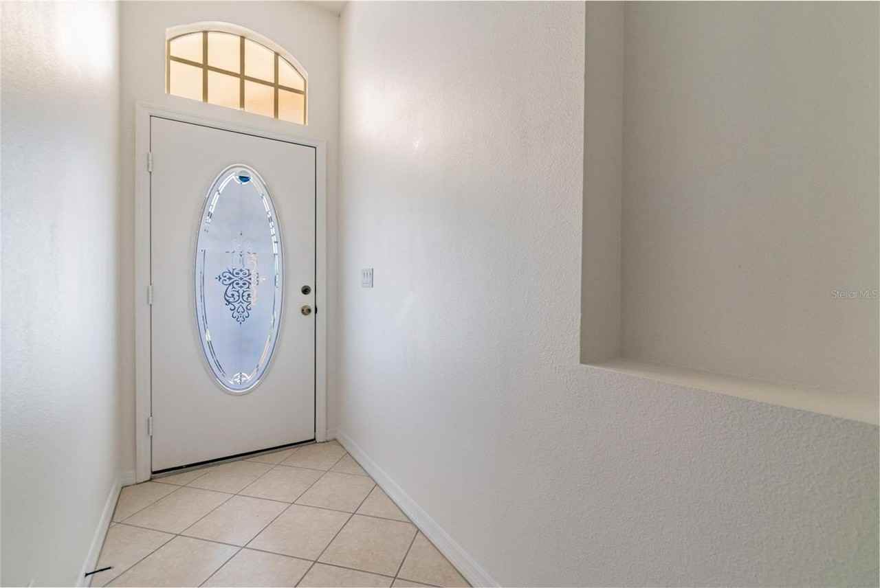 12204 Putter Green Court - Photo 5 of 36