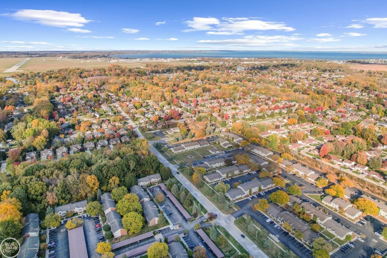 27715 Harrison Woods Ln - Photo 3 of 23