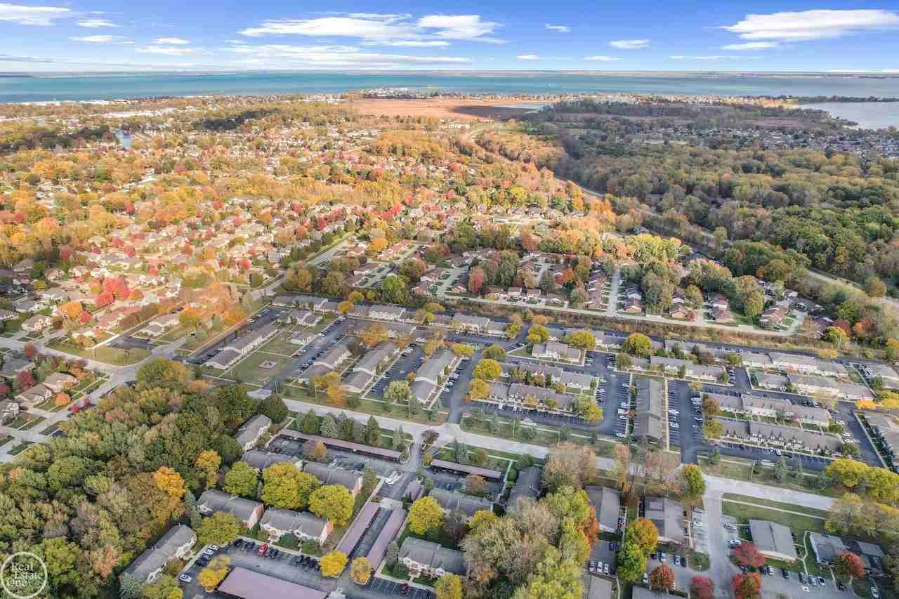 27715 Harrison Woods Ln - Photo 4 of 23