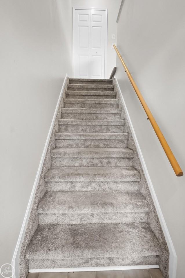 27715 Harrison Woods Ln - Photo 5 of 23