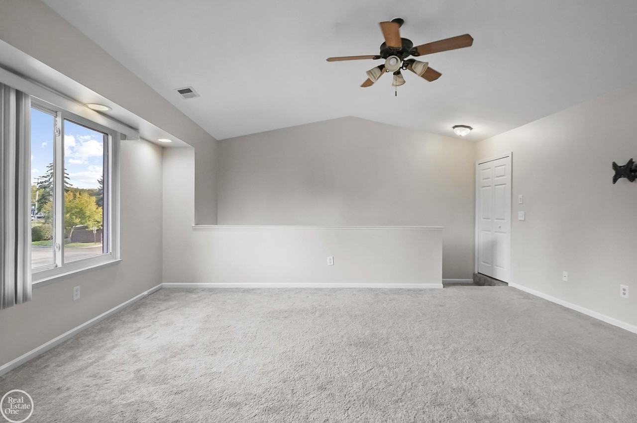 27715 Harrison Woods Ln - Photo 7 of 23