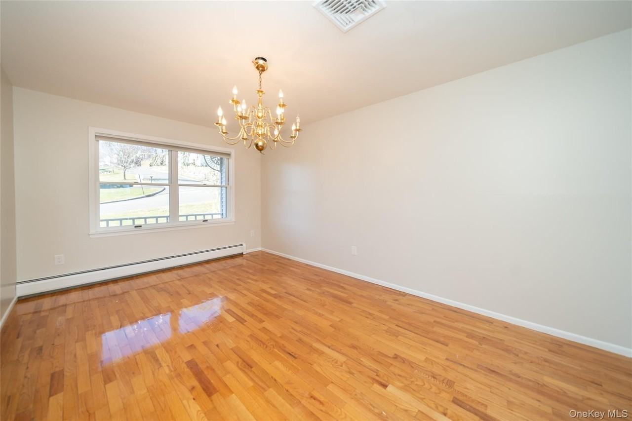 62 Walter Dr - Photo 2 of 28